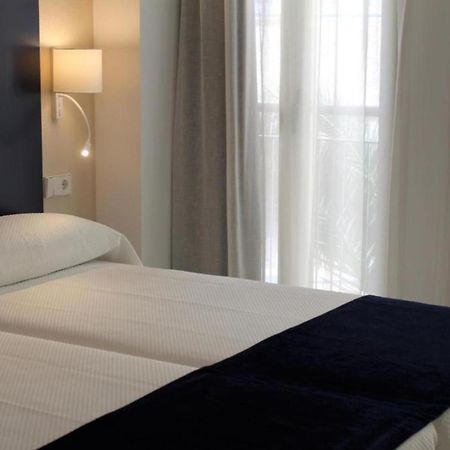 Apartamentos Mayal Con Piscina Benidorm Room photo